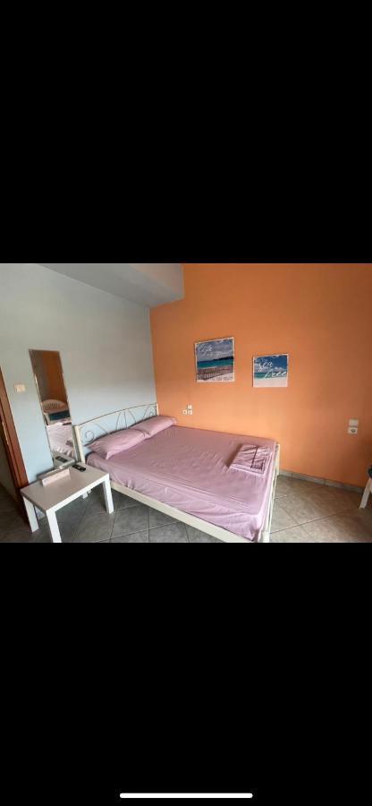 Seaside Apartment With Private Garden Néa Ankhíalos Zewnętrze zdjęcie